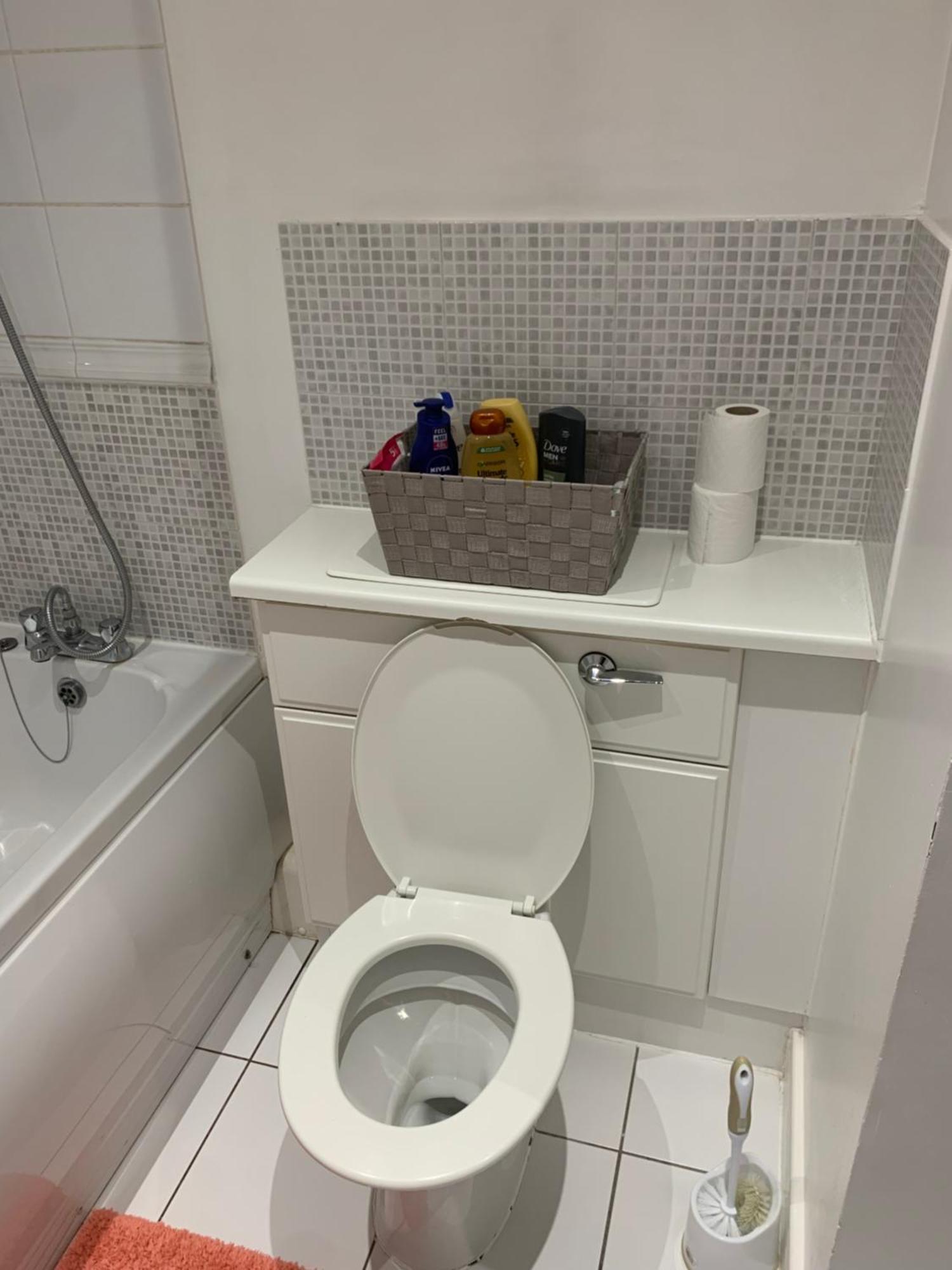 Room In Stratford With Private Bathroom And Parking London Exterior photo