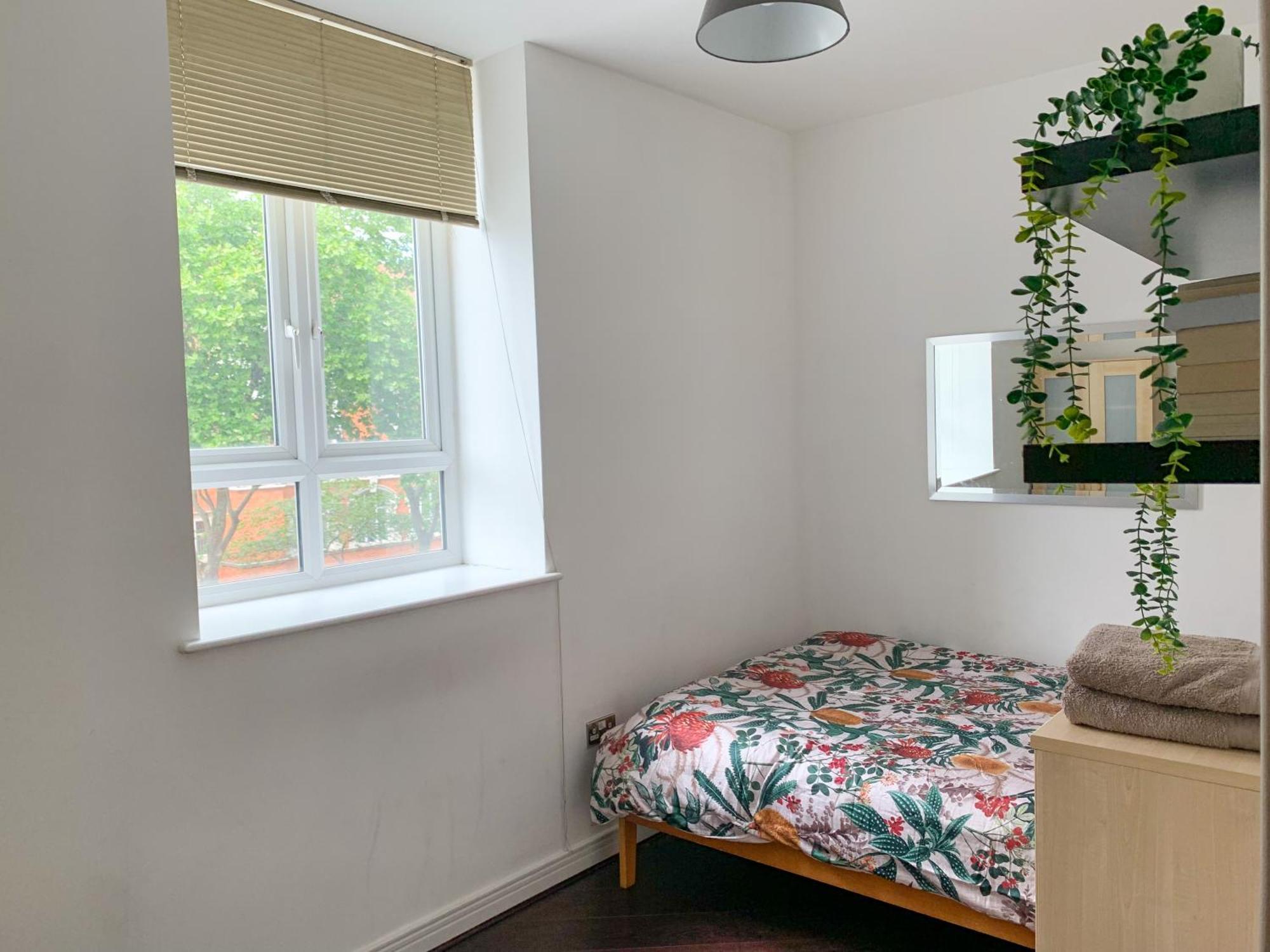 Room In Stratford With Private Bathroom And Parking London Exterior photo